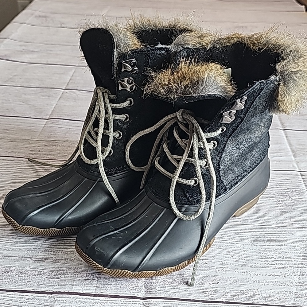 Sperry sz 6.5 duck boots, faux fur lined, black/tan
